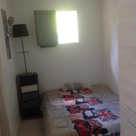 Studio Avec Terrasse A 30 Mn Des Plages * Nîmes